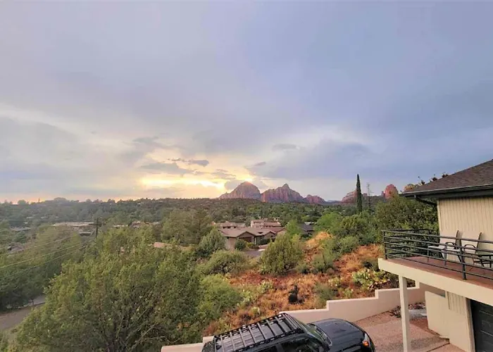 Villa The Uptown Viewhouse - Big Redrock Views, Hottub *
