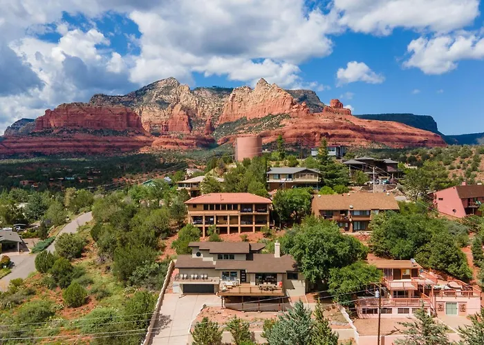 The Uptown Viewhouse - Big Redrock Views, Hottub Villa *