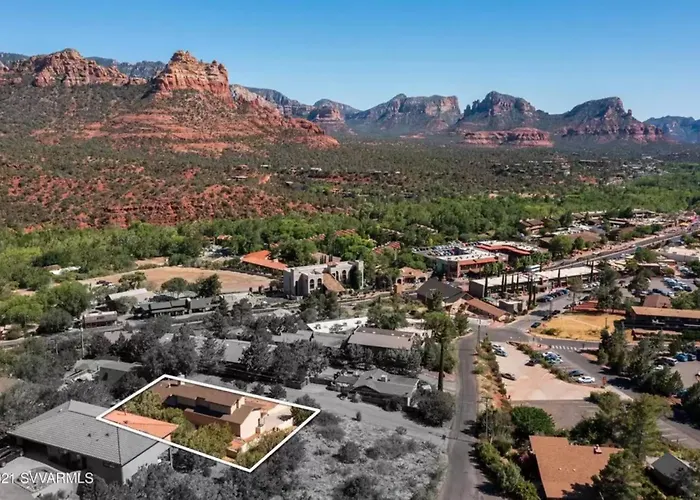 The Uptown Viewhouse - Big Redrock Views, Hottub