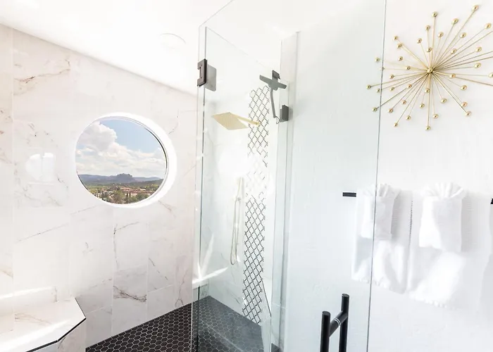 The Uptown Viewhouse - Big Redrock Views, Hottub Villa Sedona