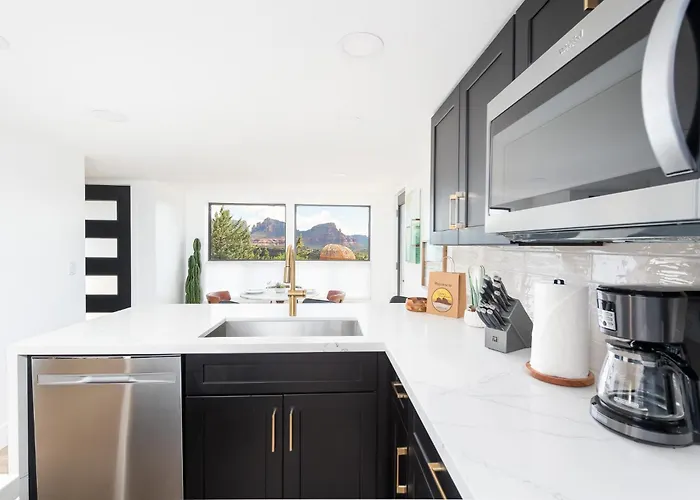The Uptown Viewhouse - Big Redrock Views, Hottub Villa Sedona